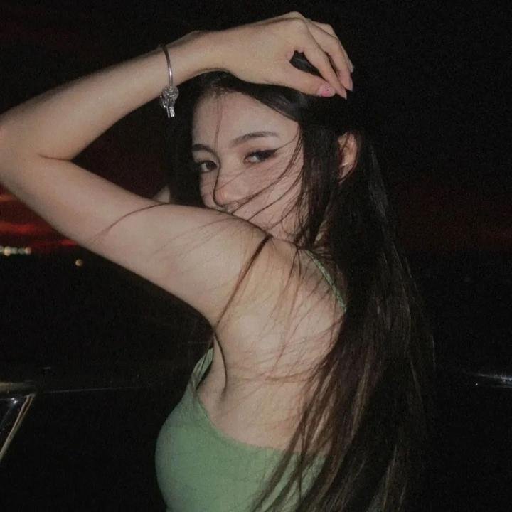 沼泽的蓝天